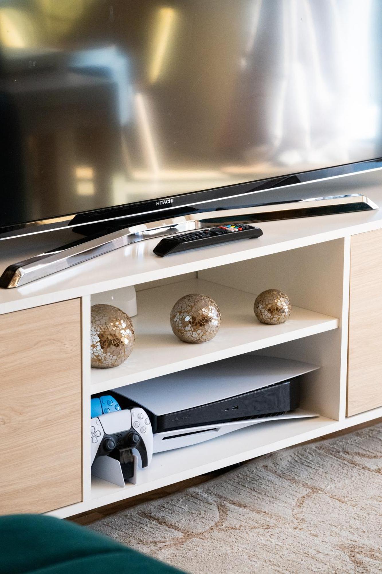 Modern And Spacious Home From Home 1 Mile From M1 - With Netflix, Prime Video, Ps5, Free Parking, Superfast Wifi, Bbq - Sleeps 11 - By Brightleap Apartments Milton Keynes Exterior foto