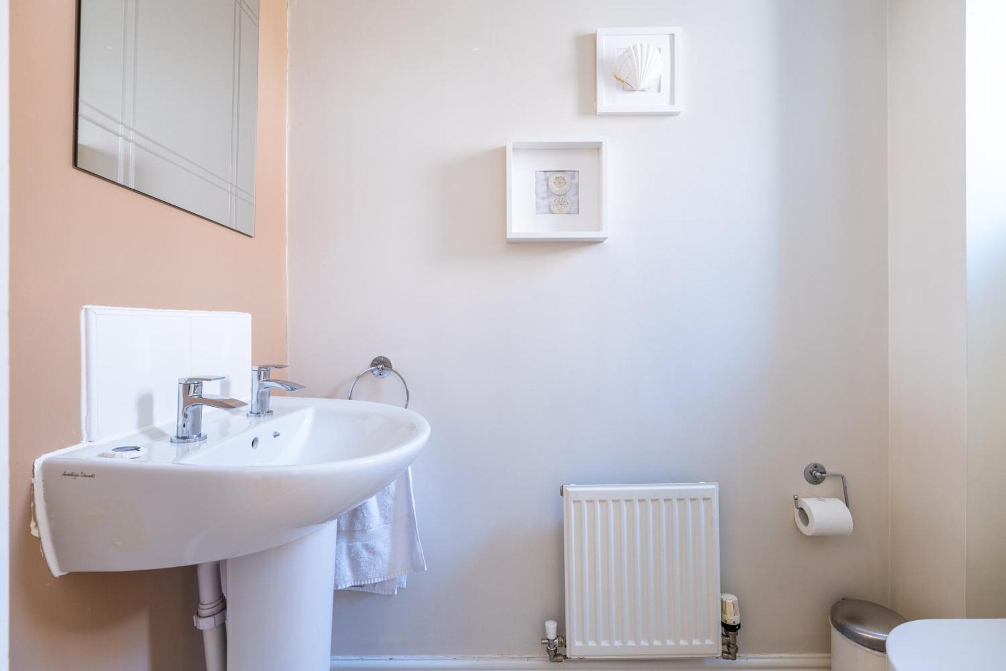 Modern And Spacious Home From Home 1 Mile From M1 - With Netflix, Prime Video, Ps5, Free Parking, Superfast Wifi, Bbq - Sleeps 11 - By Brightleap Apartments Milton Keynes Exterior foto