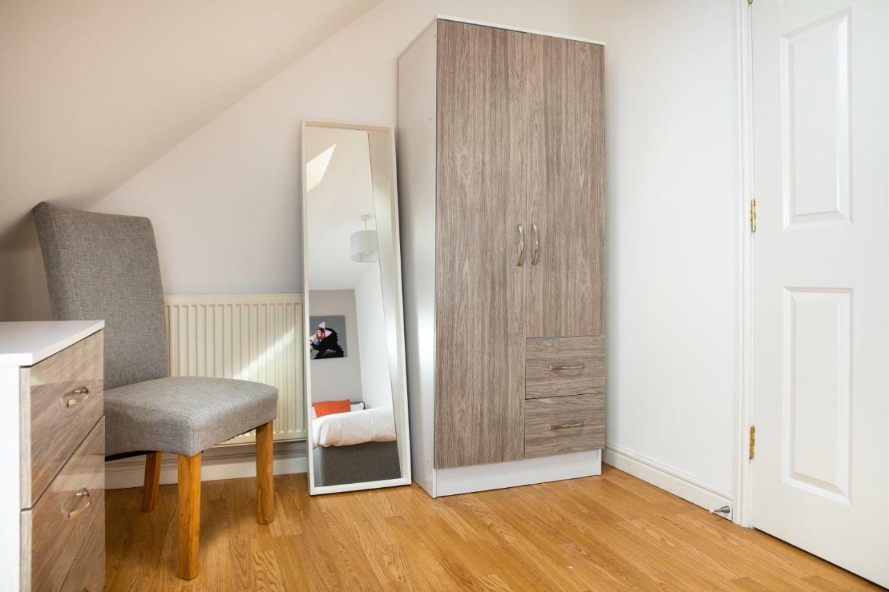 Modern And Spacious Home From Home 1 Mile From M1 - With Netflix, Prime Video, Ps5, Free Parking, Superfast Wifi, Bbq - Sleeps 11 - By Brightleap Apartments Milton Keynes Exterior foto